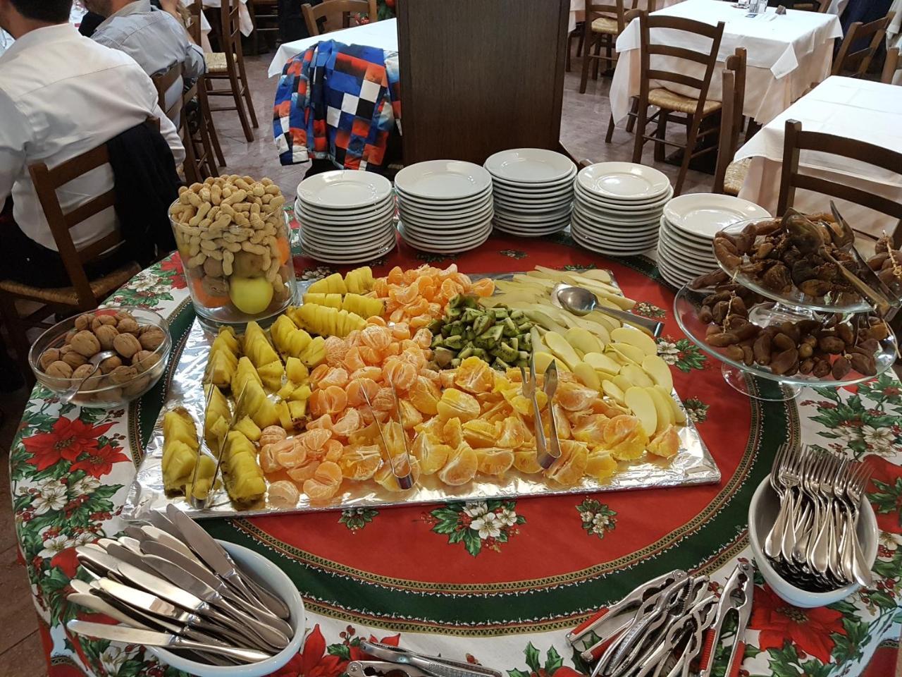 Albergo Ristorante Sciatori Pievepelago Exterior photo